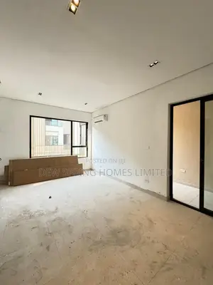 5bdrm Duplex in Banana Island for sale