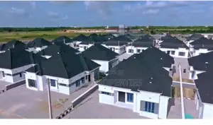 4bdrm Bungalow in Lekki Avana Bungalow for sale