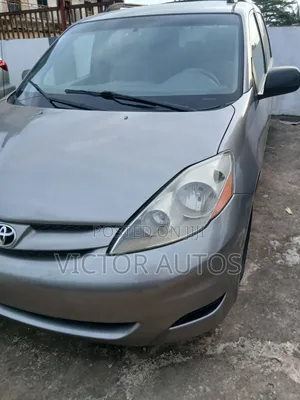 Toyota Sienna 2009 Gray