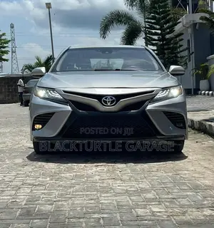 Toyota Camry 2020 Silver