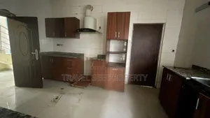 5bdrm Duplex in Mayfair Gardens for rent