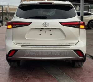 Toyota Highlander Platinum AWD 2020 White