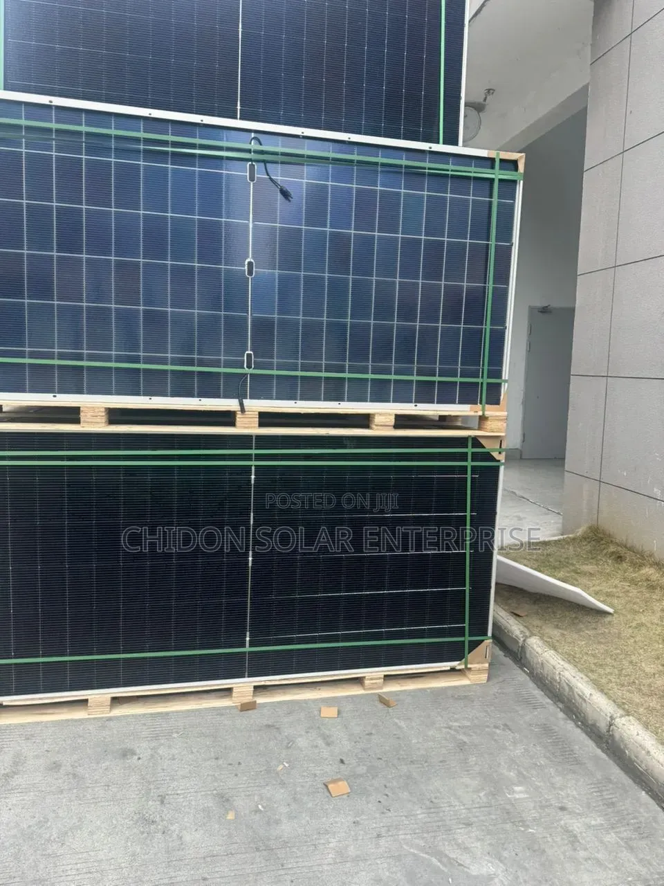 695w Jinko Solar Panel Halfcut Bifiacial