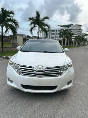 Toyota Venza XLE 2010 White