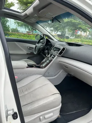 Toyota Venza XLE 2010 White