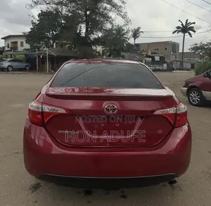 Toyota Corolla 2016 Red