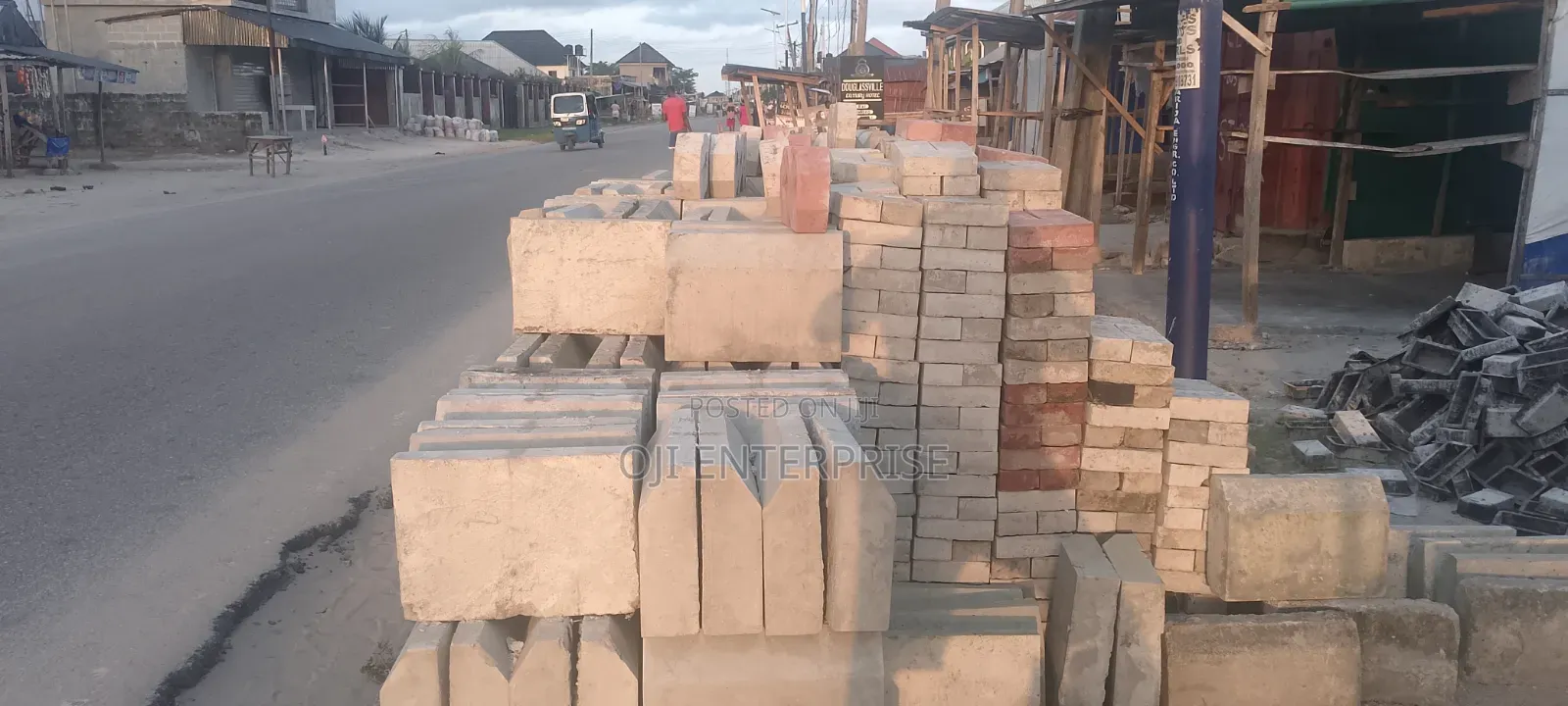 Interlock , Kerbs Compact Machine