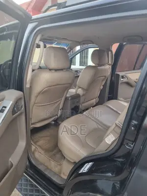 Nissan Pathfinder 2005 Black