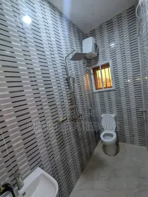 2bdrm Block of Flats in Uyo for rent