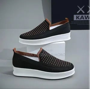 Latest Design High Quality Easy to Wear Sneakers