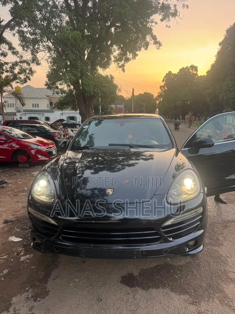Porsche Cayenne Turbo 2012 Black