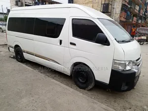 Toyota HiAce 2017 White