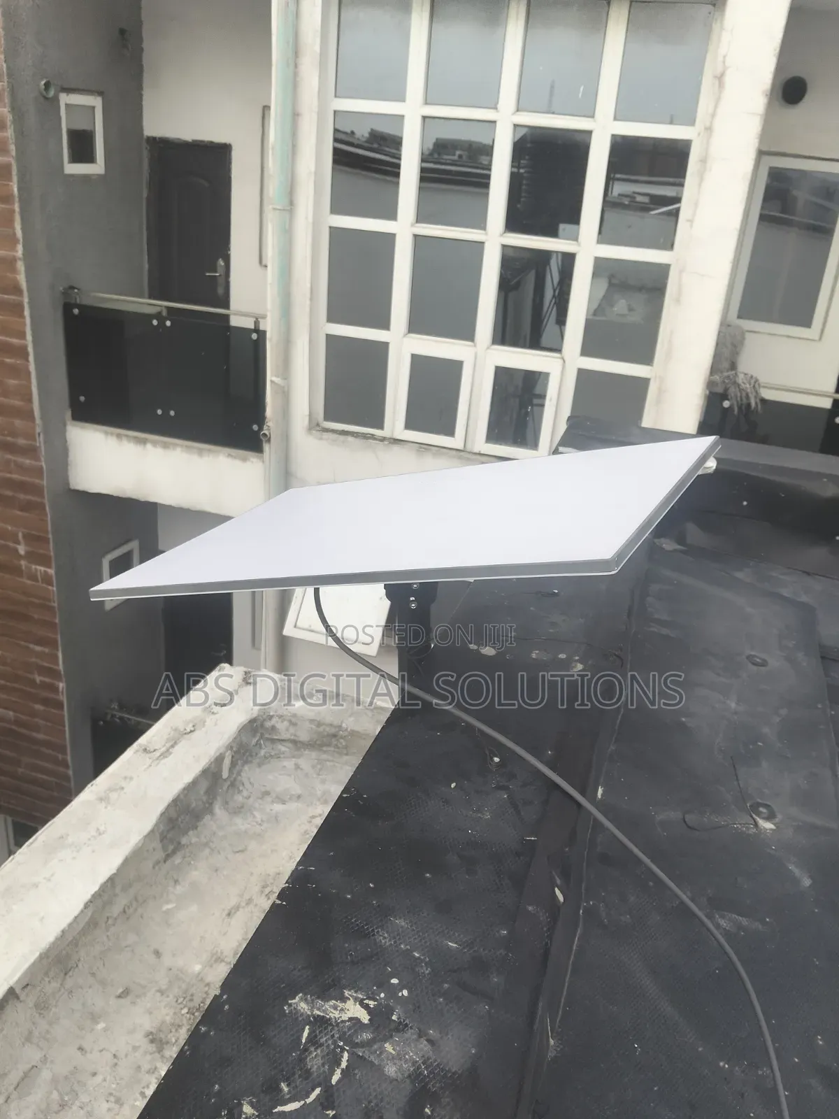 Radio Connection With Starlink Satellite Connection