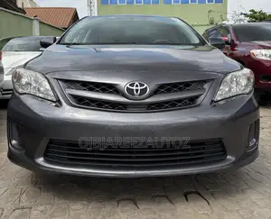 Toyota Corolla LE 4dr Sedan (1.8L 4cyl 4A) 2012 Gray