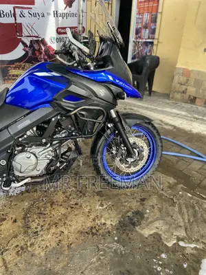 Suzuki V-Strom 2023 Blue