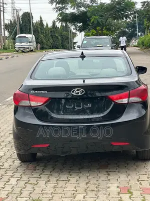 Hyundai Elantra Limited 4dr Sedan (1.8L 4cyl 6A) 2014 Black
