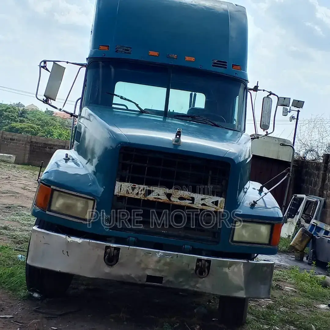 2000 Mack Head Very Good Engine.