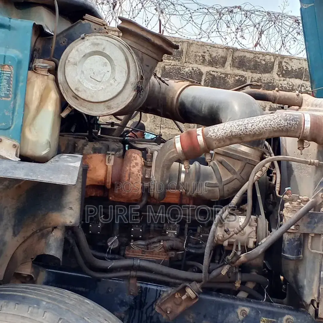 2000 Mack Head Very Good Engine.