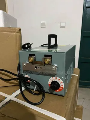 Debeaker Machine