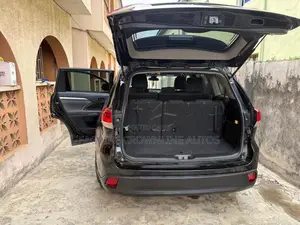 Toyota Highlander LE 2019 Black