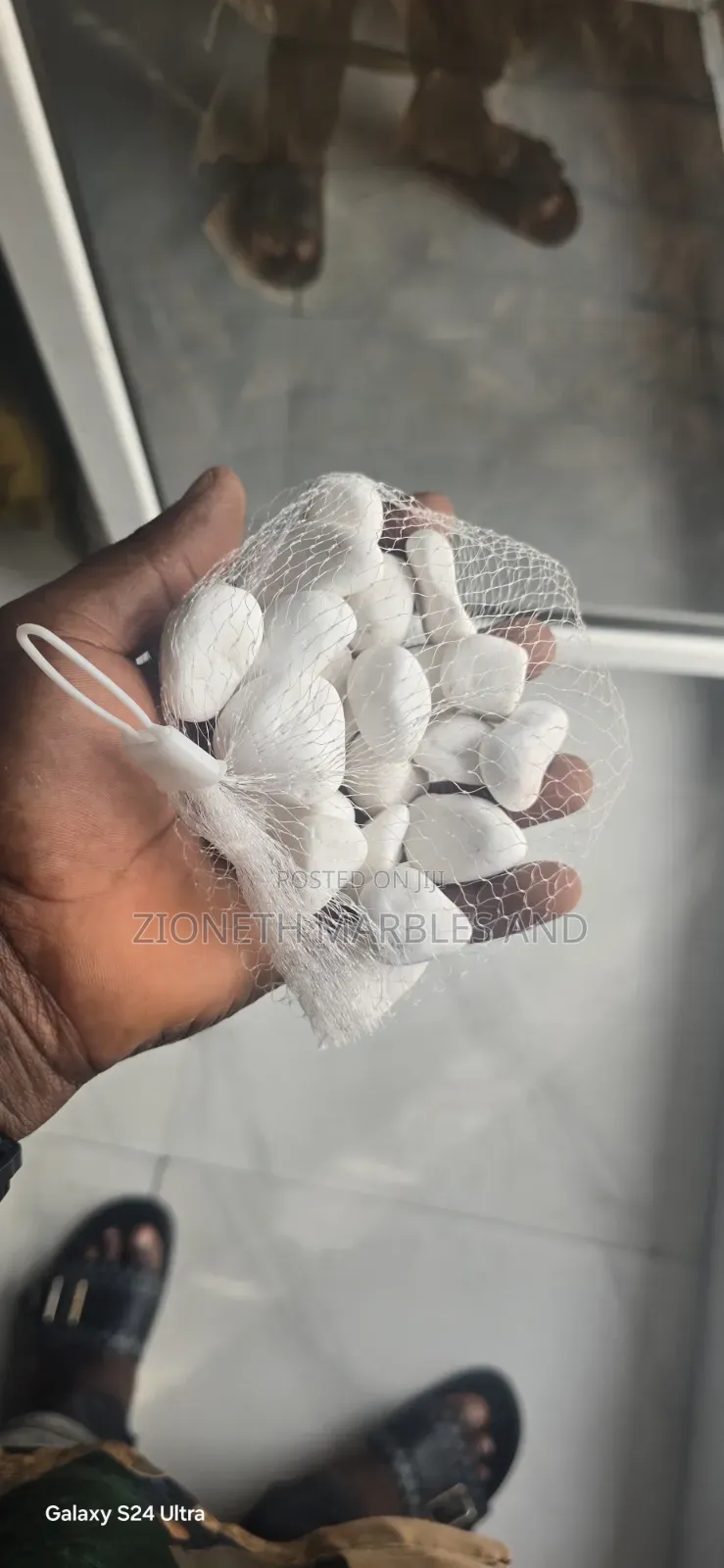 Crystal White Round Pebble Stone