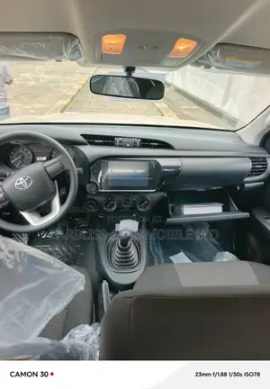 New Toyota Hilux 2025 White