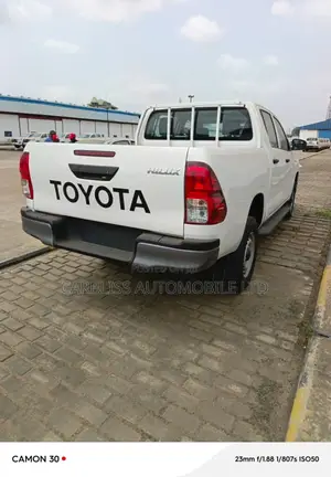New Toyota Hilux 2025 White