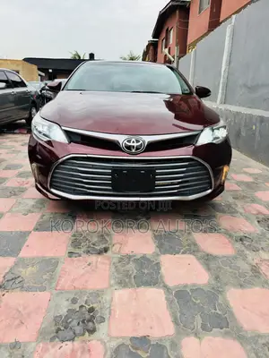 Toyota Avalon XLE Premium Sedan FWD (3.5L 6cyl 6A) 2013 Red