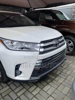 Toyota Highlander XLE 4dr SUV (3.5L 6cyl 6A) 2014 White