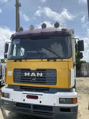 Man Diesel Container Truck