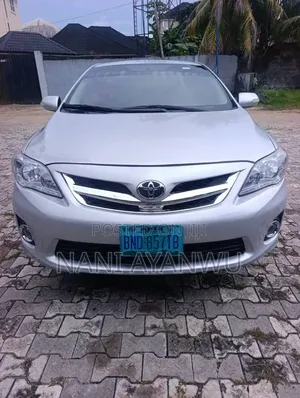 Toyota Corolla 2010 Silver