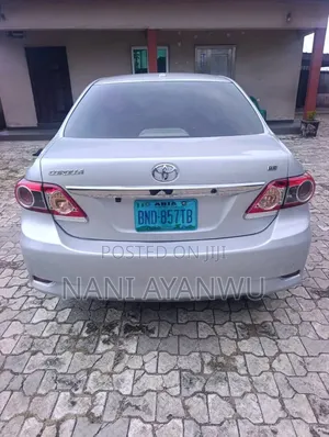 Toyota Corolla 2010 Silver
