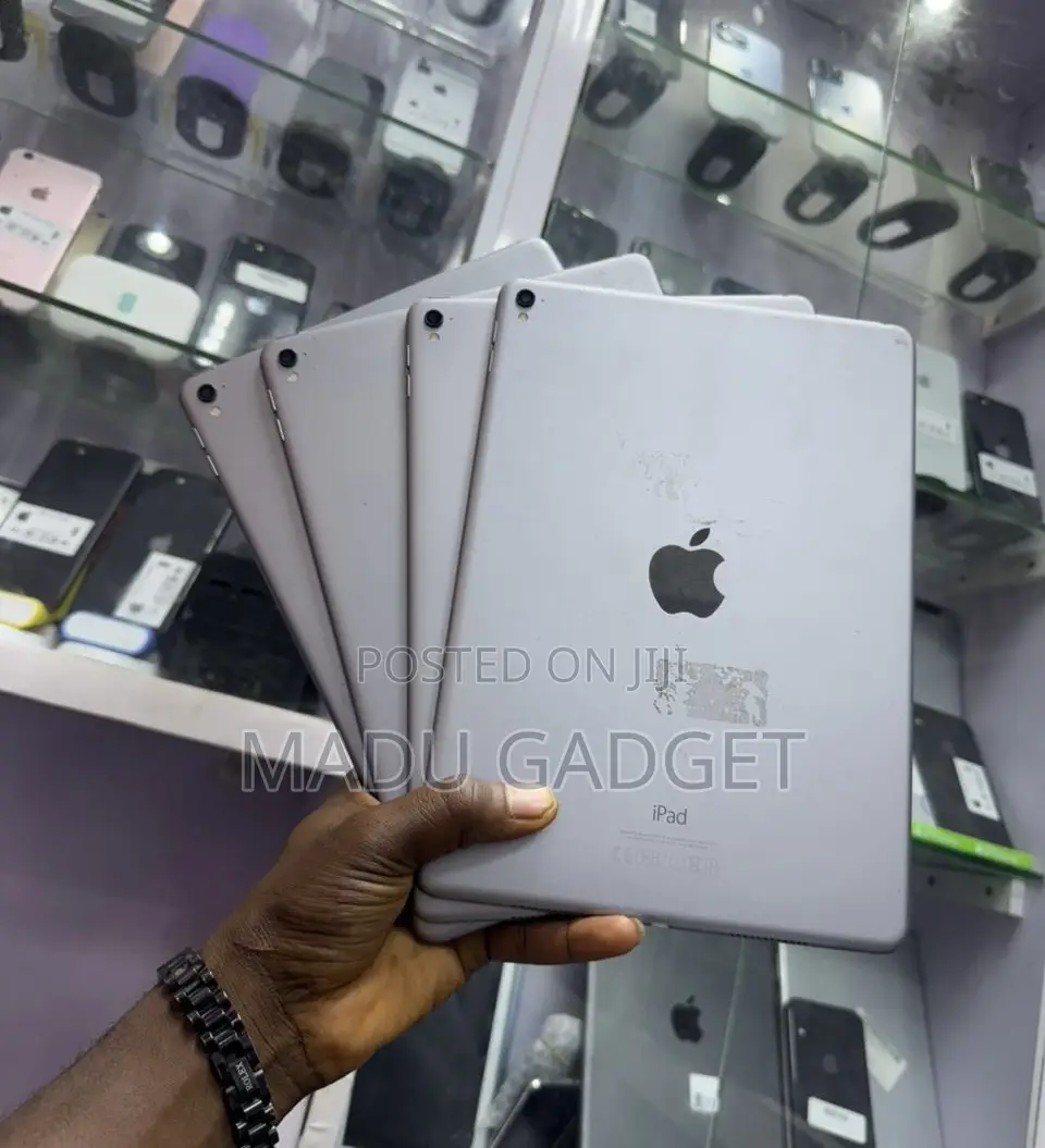 Apple iPad Pro 9.7 (2016) 128 GB Gray