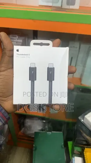 Apple Thunderbolt 5 Pro Cable