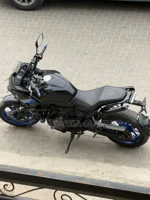 Yamaha 2022 Black