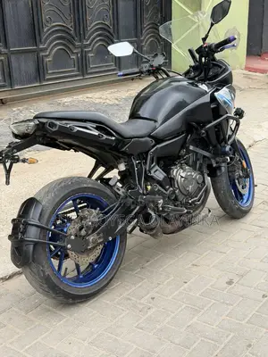 Yamaha 2022 Black