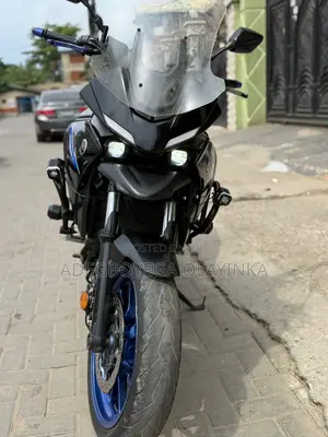 Yamaha 2022 Black