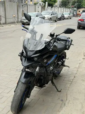 Yamaha 2022 Black
