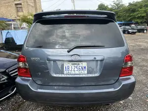 Toyota Highlander V6 2006 Gray