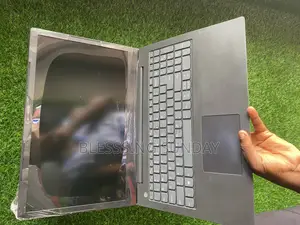 Laptop Lenovo V130 4GB Intel Core i5 SSD 128GB