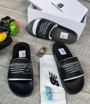 Fully.Boxed New Balance Slides Frank 6r