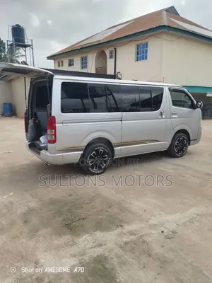 Toyota HiAce 2010 Silver