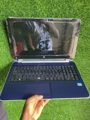 Laptop HP Pavilion 13 4GB Intel Core i3 HDD 1T