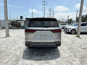 Lexus LX 600 2024 Silver