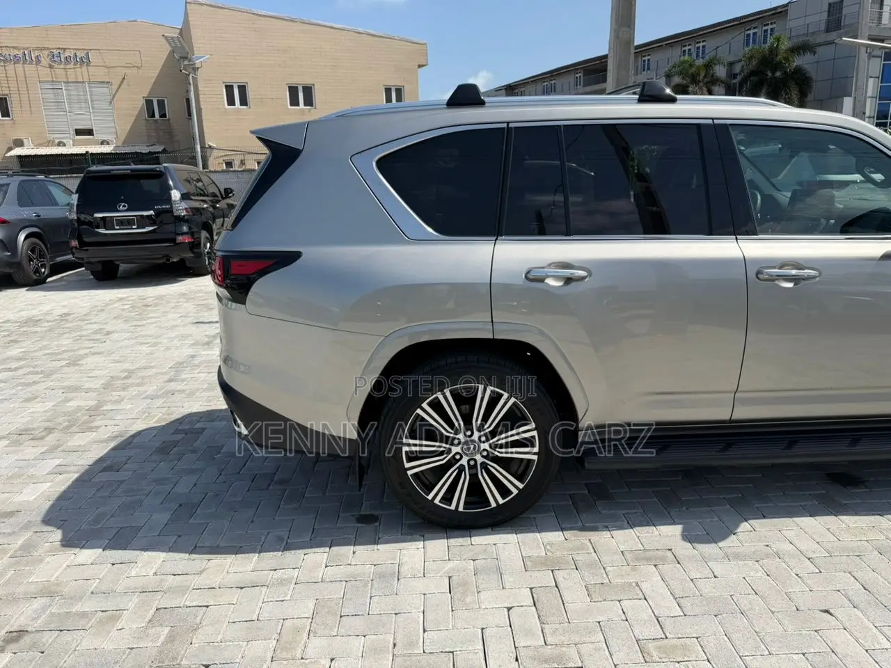Lexus LX 600 2023 Silver