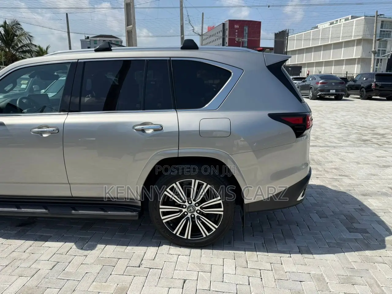 Lexus LX 600 2023 Silver