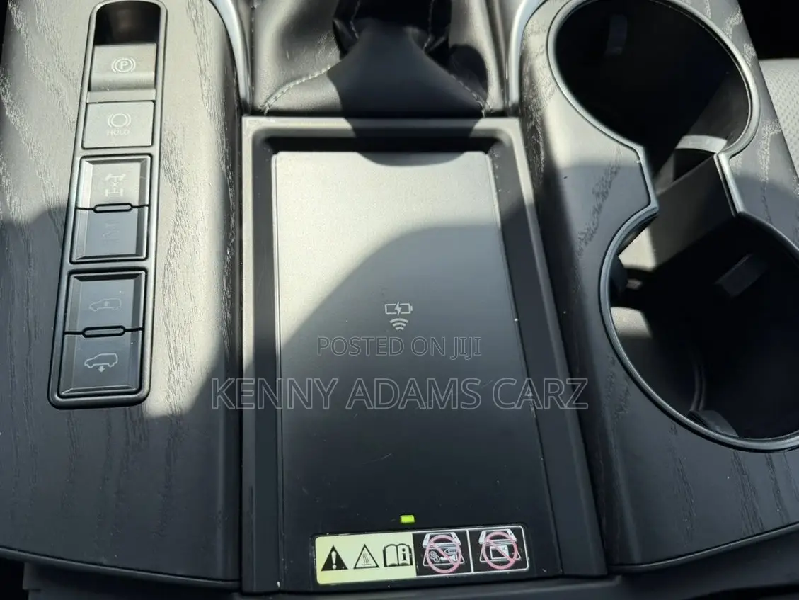 Lexus LX 600 2023 Silver
