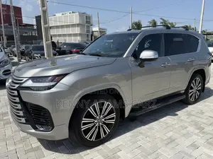 Lexus LX 600 2023 Silver