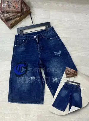 Three-Quarter Baggy Jeans