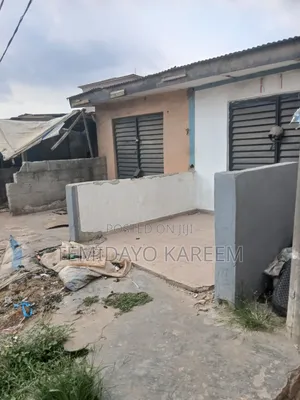 2bdrm Room & Parlour in Ojodu Berger for sale